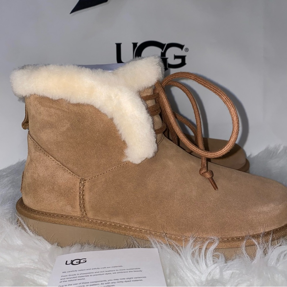 UGG Classic Mini Posy Boots woman size 9 New in original